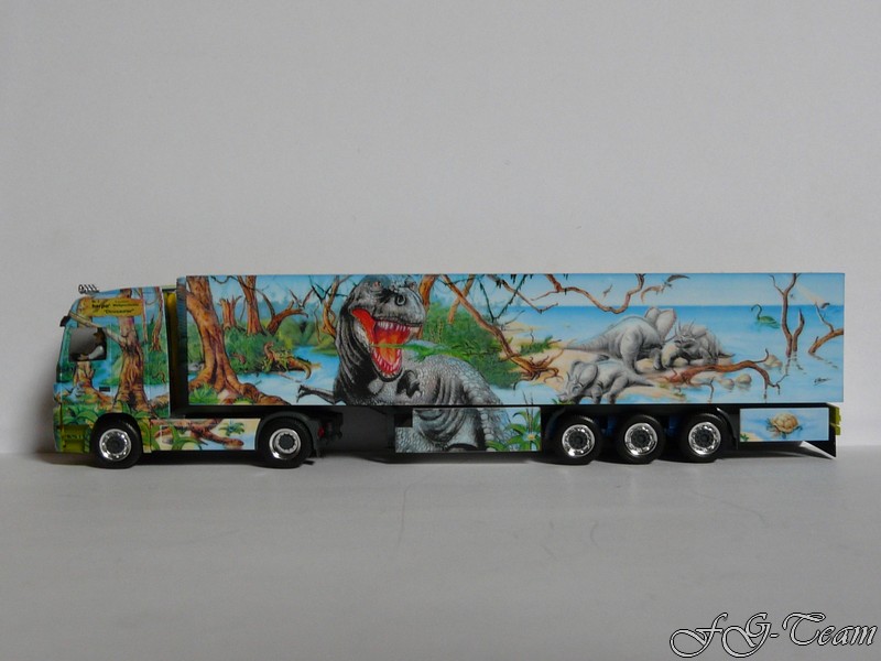 Prehistoire 5 Mercedes Actros Die Dinosaurier Schumacher (8).JPG